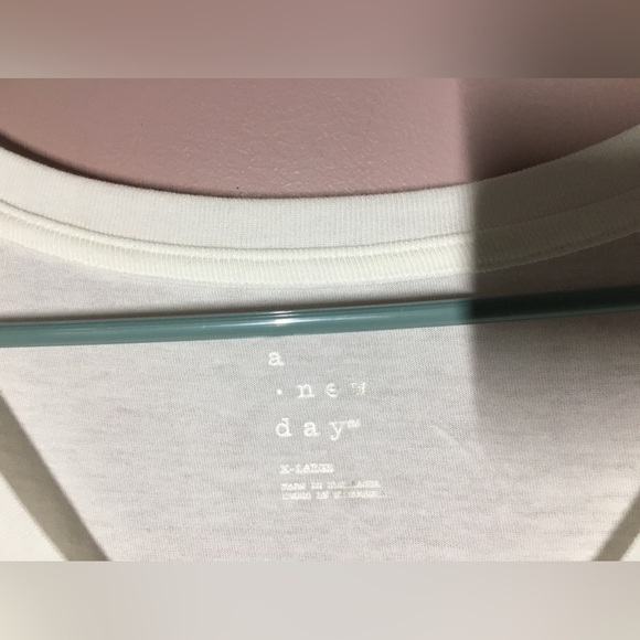 a new day Tee - NWT - Picture 2 of 4
